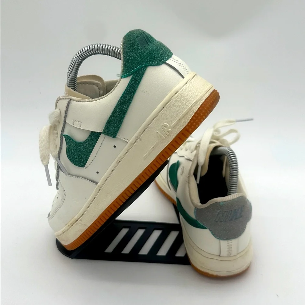 Nike Air Force 1 Vandalized Womens Size 7 White Leather Green Gray Split Logo - Picture 4 of 13